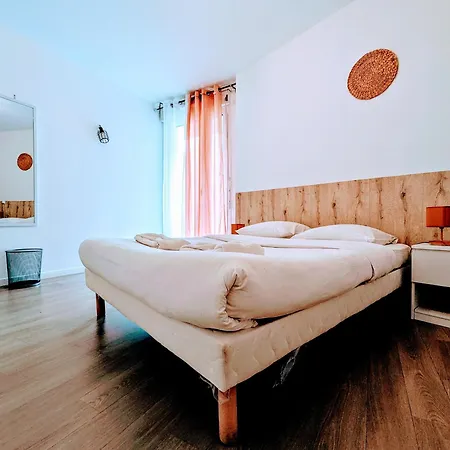 Chic With Parking Near Paris